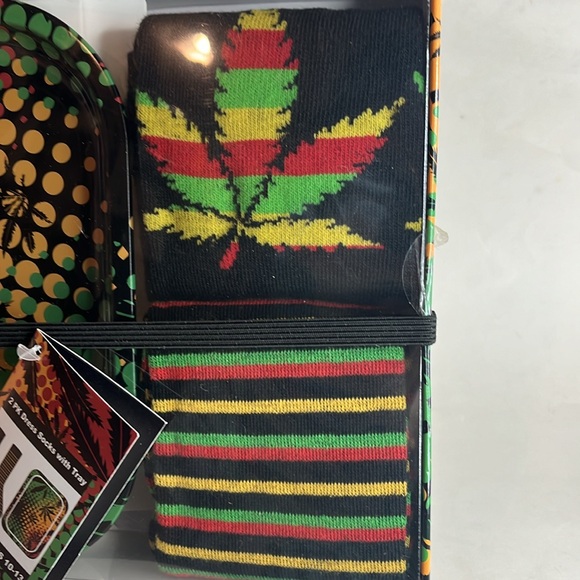 Socks & Trinket Tray Bundle Leafy Socks Men’s 10-13 - Picture 4 of 8